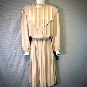 Vintage Dim The Lites Art Deco Silver And Sheer Grey Gown, Size 8